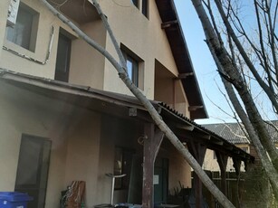 Casa Bragadiru, zona Dantelei, la limita cu Bucuresti