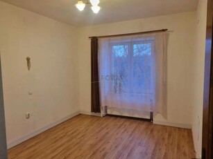 De vanzare apartament cu 3 camere in Gruia