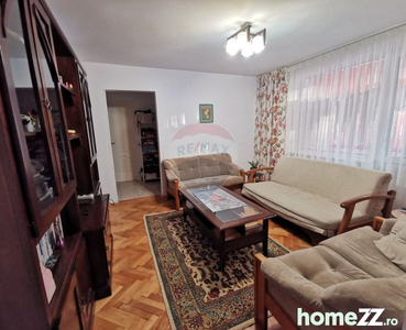 Apartament cu 3 camere de vânzare în zona Darmanesti