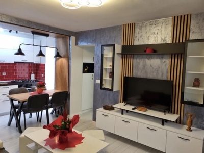 Apartament de 2 camere, semidecomandat, zona Grigore Alexandrescu