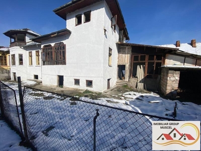 Casa 3 camere , teren 300 mp Campulung Muscel - Schei , Pret 70.000 euro neg