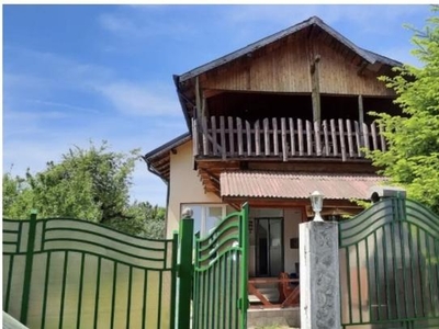 CASA P+E 6 camere 200 mp suprafata utila teren 1000 mp Godeni Pret 56.000 euro