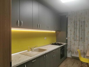 Apartament 2 camere decomandat ApArAtorii Patriei loc de parcare