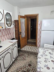 Apartament 2 Camere Zona Stejari , Etaj 3 , Decomandat