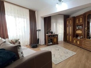 Apartament 3 Camere - Decomandat - Zona de jos