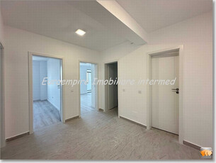 Apartament 3 camere decomandate zona Compozitori