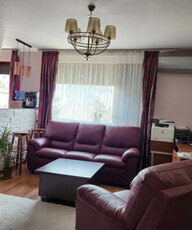 Apartament 3 camere situat in zona Pod Butelii