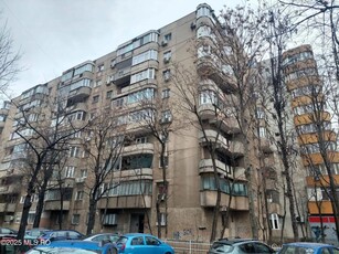 Apartament cu 2 camere decomandate si 2 balcoane