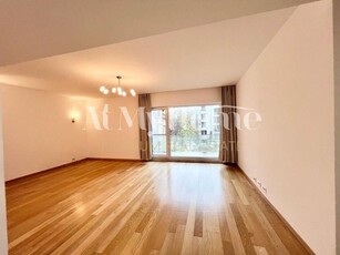 Apartament spatios si luminos cu 4 camere, partial mobilat, parcare