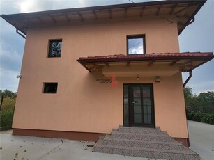 Casa Casa 5 camere vand sau schimb cu apartament in Pitesti