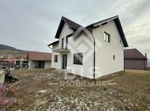 Casa P+M / 533 mp teren zona Leoni