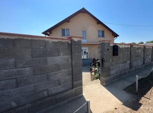 Casa / Vila de Vanzare la 7 km de Onesti