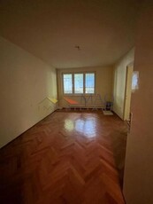 Cornisa - Vanzare apartament 3 camere - Str. Argesului