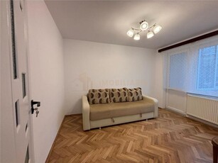 De Inchiriat apartament 3 camere zona centrala