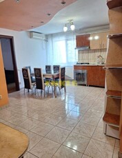 De vanzare apartament cu 2 camere decomandat, zona Scolii 7