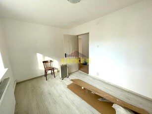 De vanzare apartament cu 2 camere semidecomandat, zona Capat 1