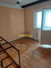 De vanzare apartament cu 3 camere decomandat, zona Piata Mare