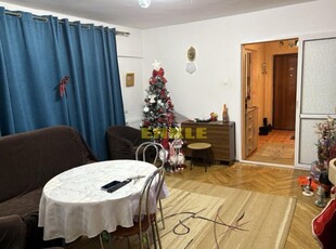 De vanzare apartament cu 3 camere semidecomandat, zona Carrefour