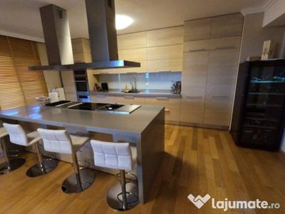 Duplex spectaculos 5 camere in Upground Residence!