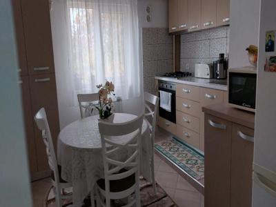 Apartament 3 camere zona Stejari