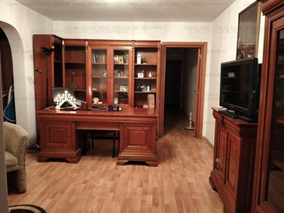 Vanzare apartament cu 3 camere zona Brancoveanu