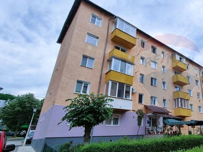 Apartament 3 camere vanzare in bloc de apartamente Sibiu, Medias, Exterior Vest