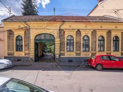 Casavila 7 camere vanzare in Cluj-Napoca, Central