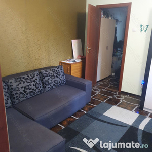 Apartament 3 camere, semidecomandat - zona Astra