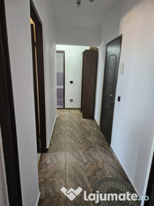 Apartament 2 camere, decomandat, zona Vasile Aron