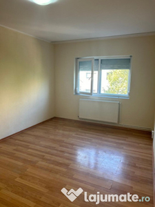 Apartament cu 2 camere,Micro 17