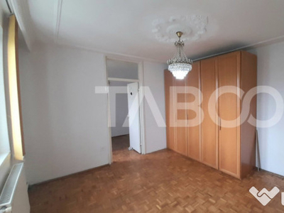 Apartament de vanzare 2 camere balcon zona Mihai Viteazu Sib