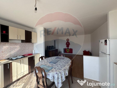 Apartament 3 camere de vânzare în Cartierul Soarelui, 1...