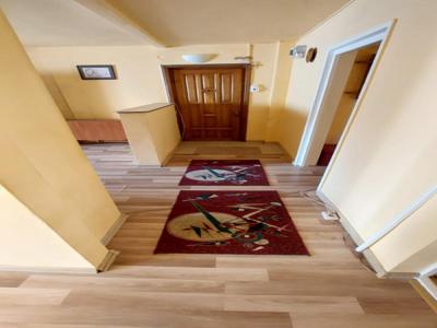 Apartament 3 camere (Transformat in 4 camere) Deva, zona Gojdu, Str. Zamfirescu, 70 mp, parter...