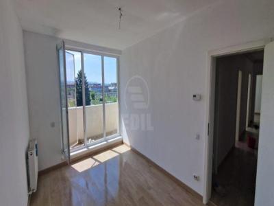 Apartament de vanzare 3 camere, APCJ244272FLO