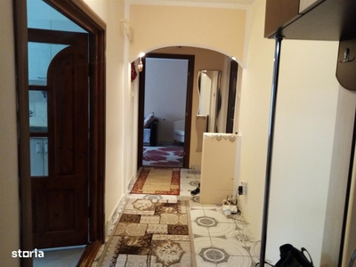 Apartament de inchiriat, 3 camere, Decomandat, Rogerius - Oradea