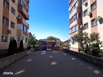 Apartament decomandat- Ozana- disponibil imediat