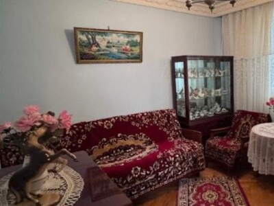 Ap 3 cam, str. Lamaitei, et. 2. Pret 48.000 eur