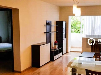 Apartamant cu doua camere de vanzare situat in zona Stefan cel Mare