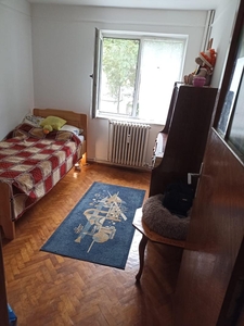 Apartament 2 camere, decomandat, etaj 1/4, zona Podu Ros