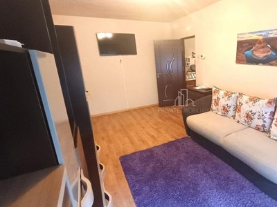 Apartament 2 Camere, Etaj 2, Decomandat, Zona Dambu