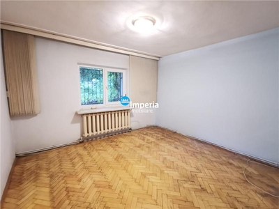 Apartament 3 camere cu garaj Tg Cucu