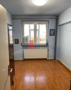 Apartament 3 camere Sos. Giurgiului.