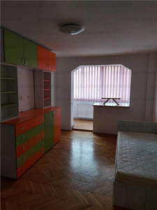 Apartament cu 3 camere