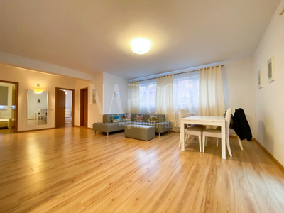 Apartament cu 3 camere si parcare