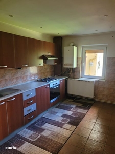 Apartament 2 camere,semidecomandat in zona Medicinei