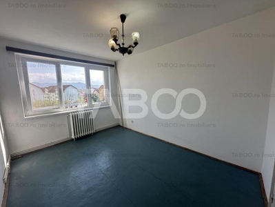 Apartament decomandat 65 mpu 3 camere pivnita balcon Siretului