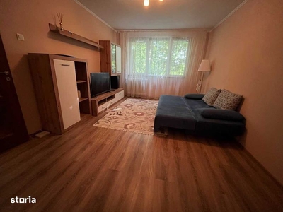 Apartament izolat cu 2 camere si parcare de inchiriat