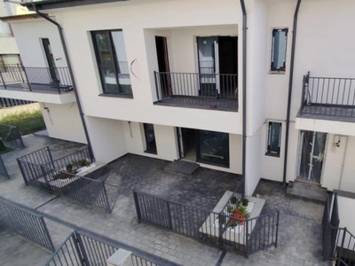 Apartament nou de vanzare, 3 camere, semidecomandat, 80 mp, Popas Pacurari, 400m de la drumul european, Cod 156100