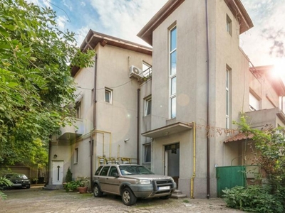 Doua apartamente in vila langa Casin