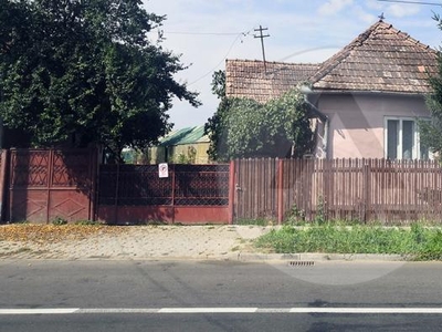 Reghin, casa cu o grădină de 4000 mp teren intravilan